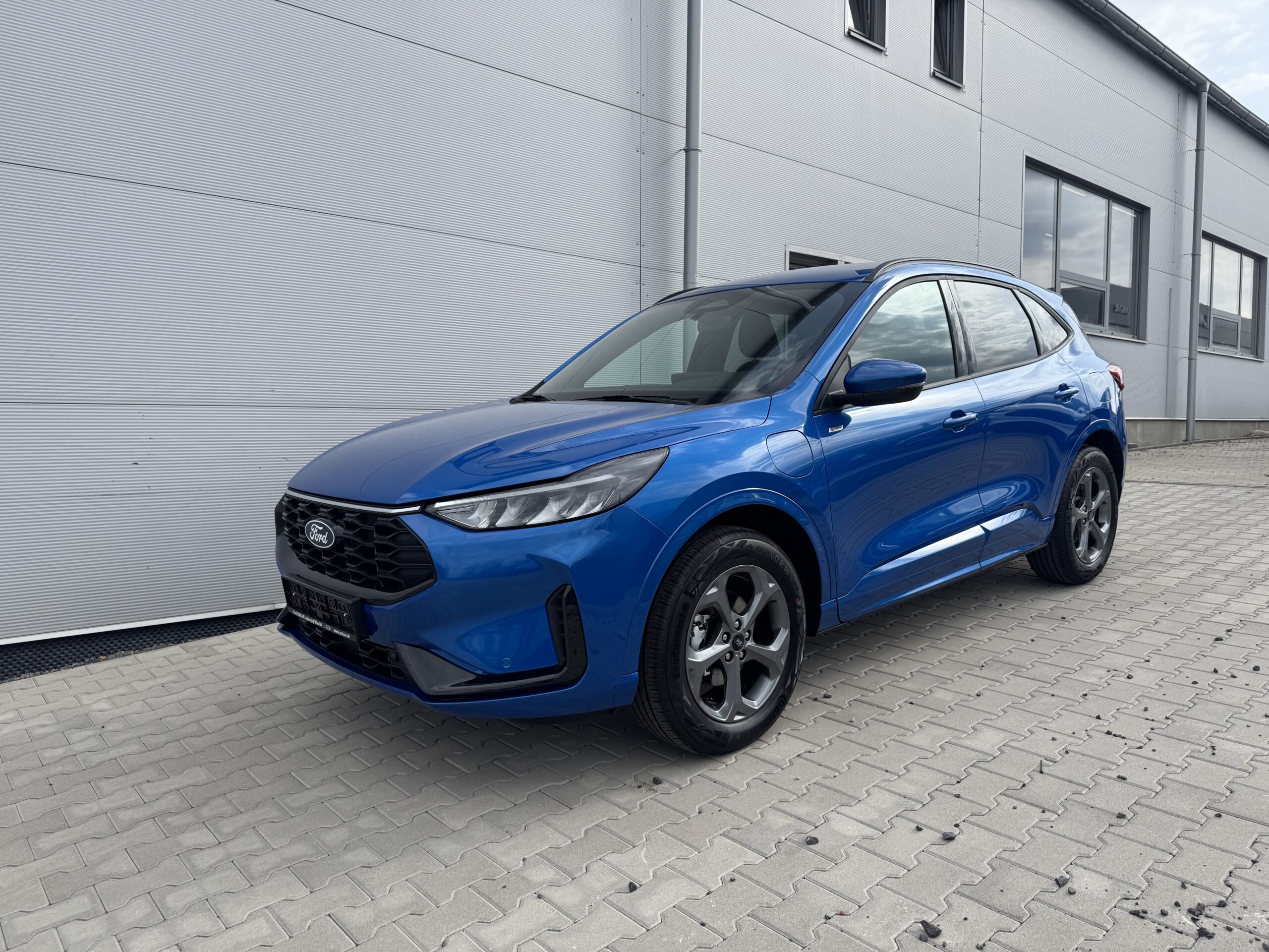 Ford Kuga 2. 5 Duratec PHEV 243k eCVT – FWD (178kW) ST-Line PHEV - Image 1