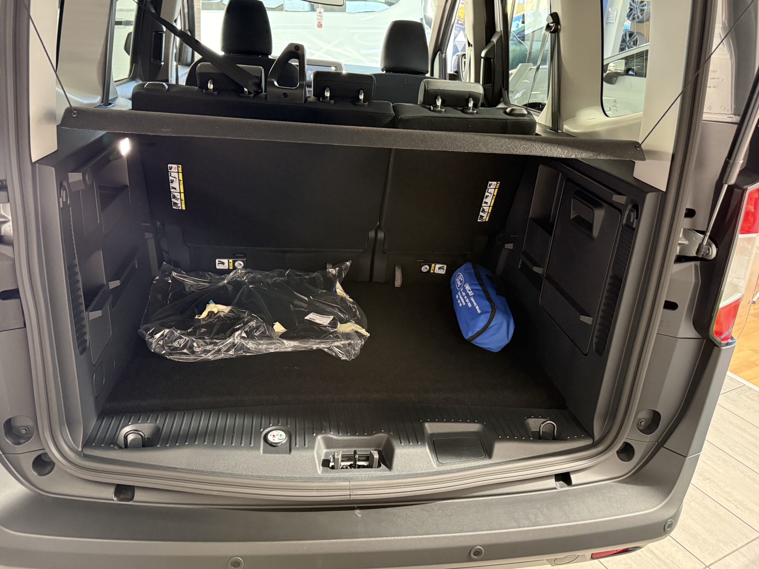 Ford Tourneo Courier 1.0 EcoBoost 125k A7 (92kW) Tourneo Titanium - Image 7