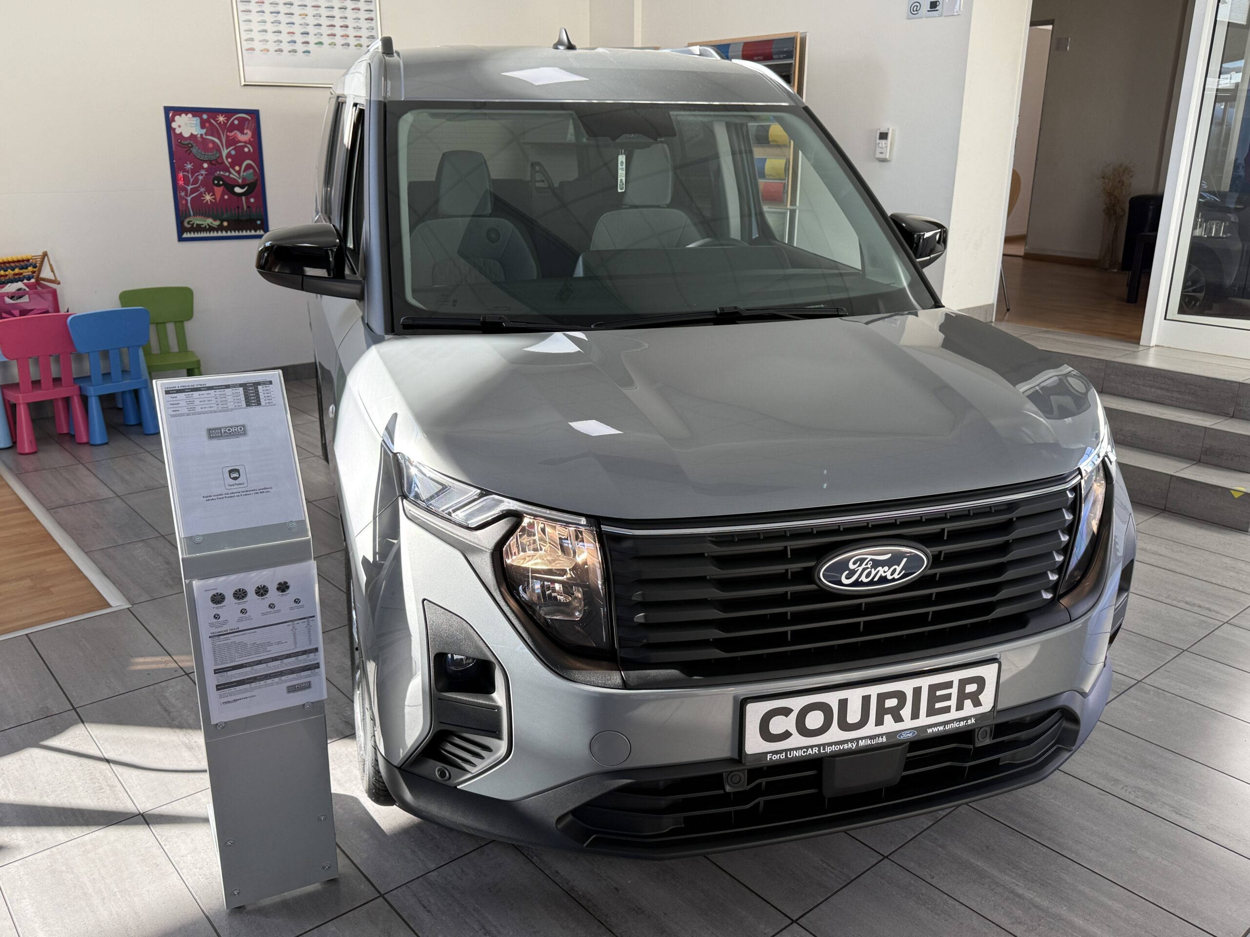 Ford Tourneo Courier 1.0 EcoBoost 125k A7 (92kW) Tourneo Titanium - Image 3