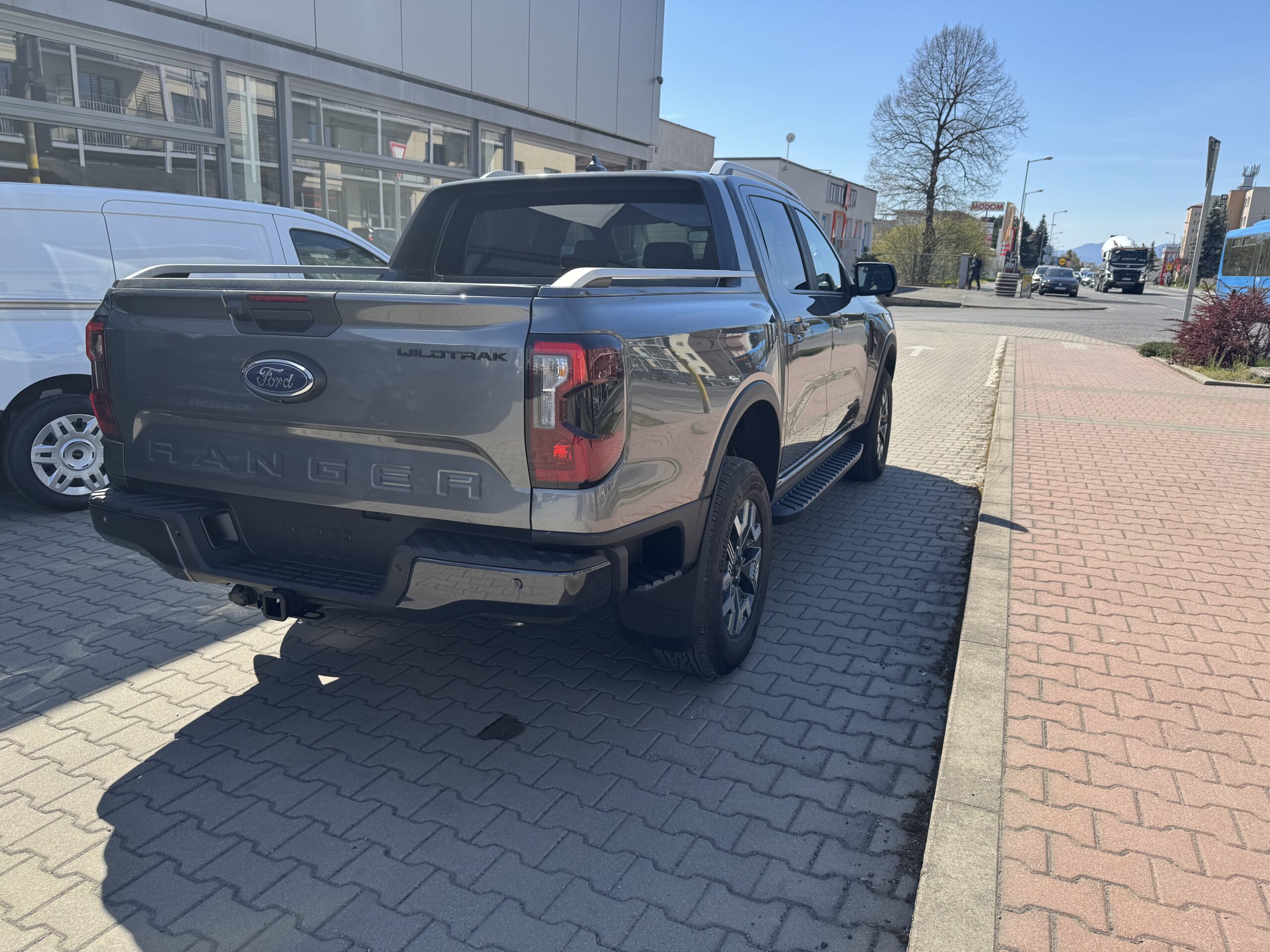 Ford Ranger 2. 3 EcoBoost PHEV 281k A10 – e-4WD (207kW) Wildtrak - Image 3