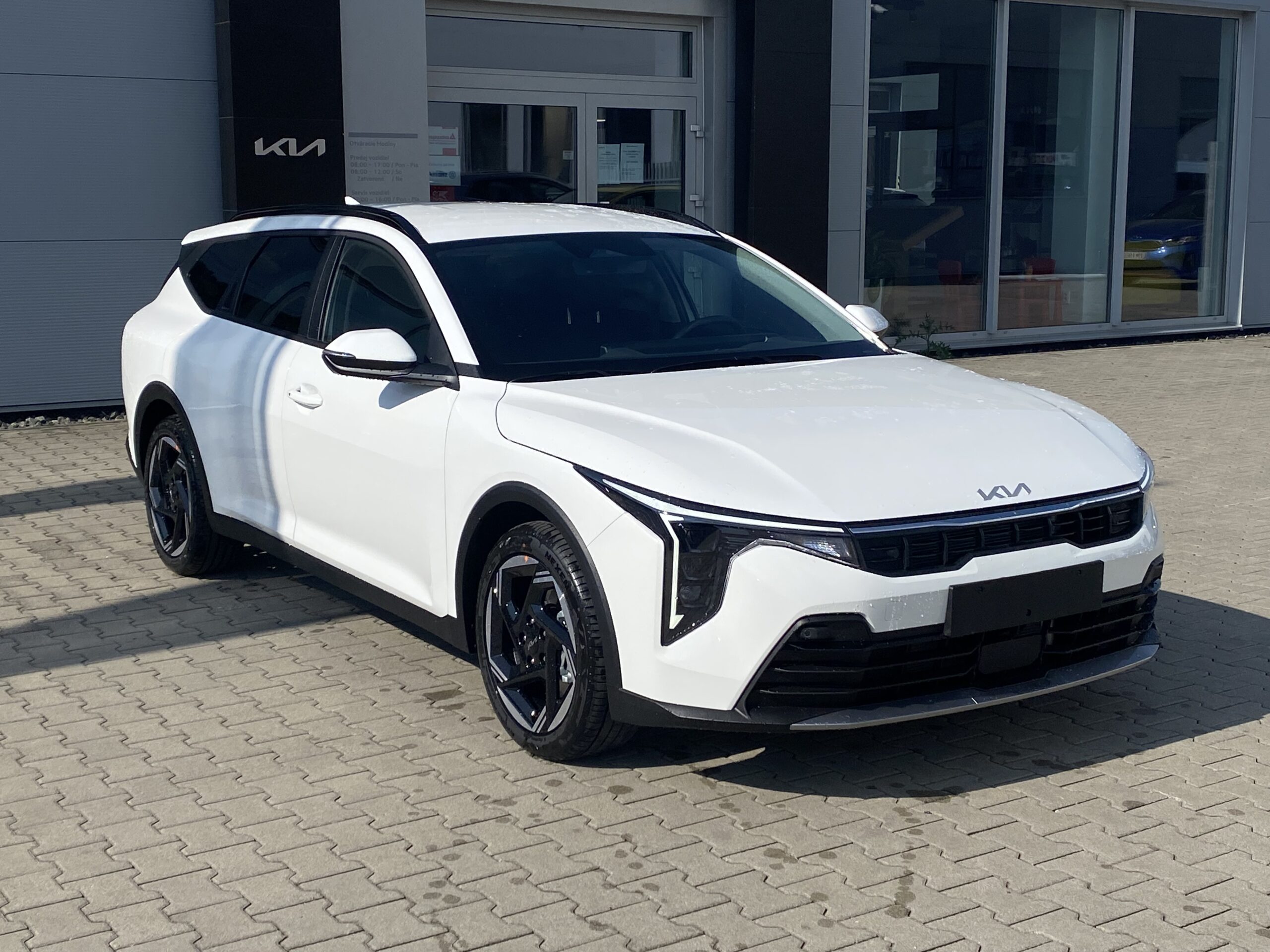 Kia K4 SW - Image 2