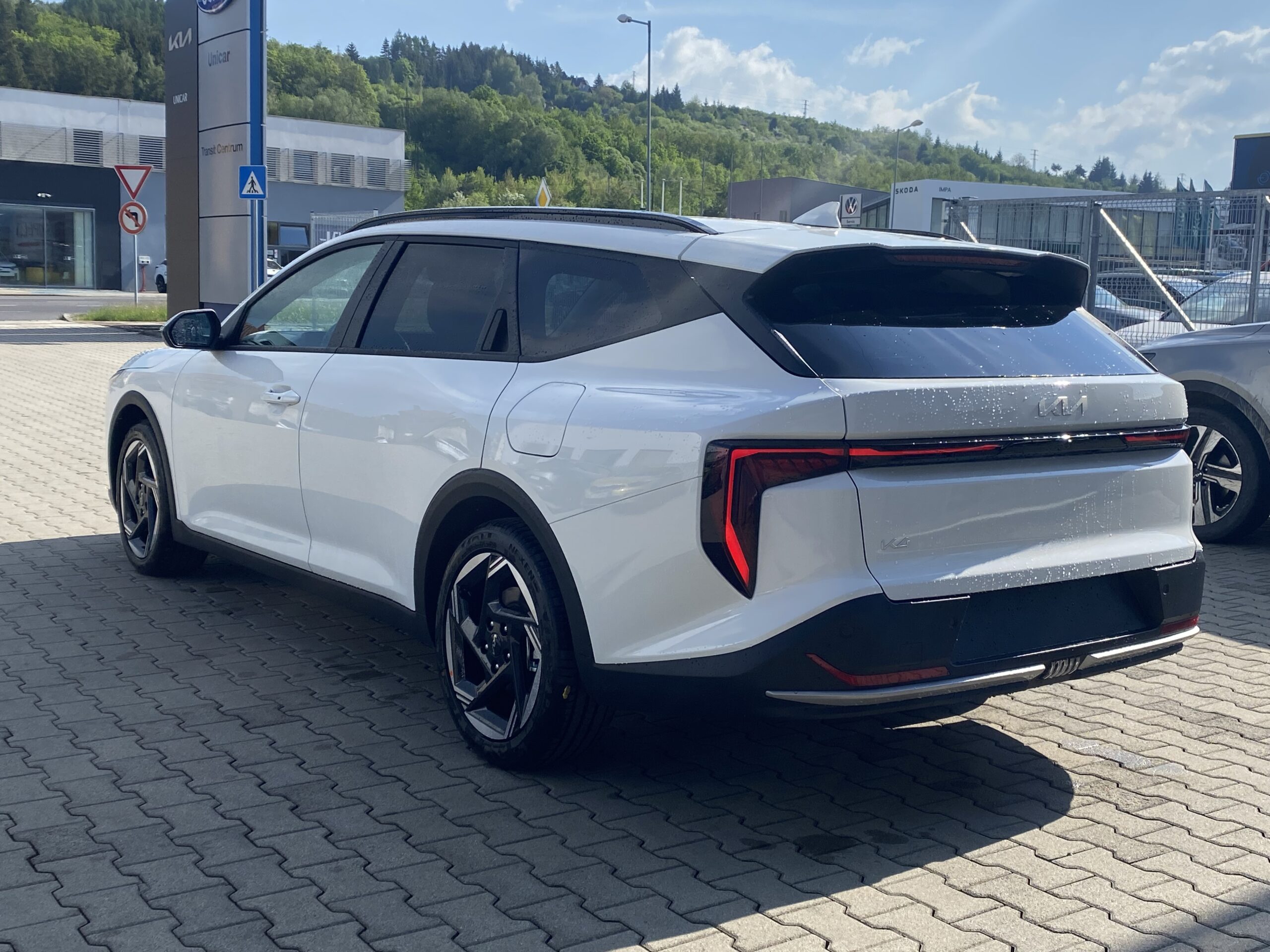 Kia K4 SW - Image 3