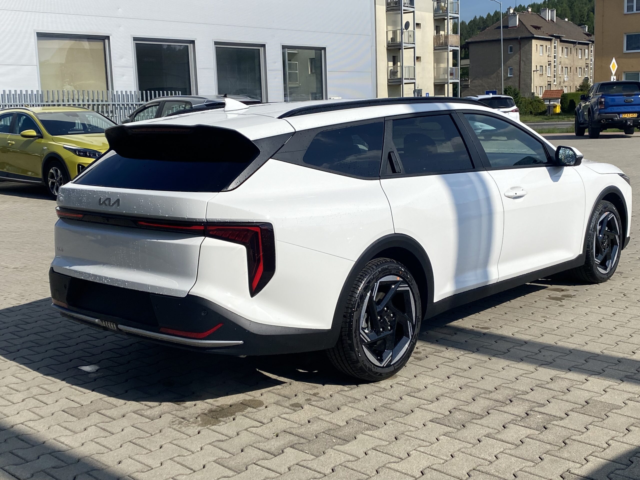 Kia K4 SW - Image 4