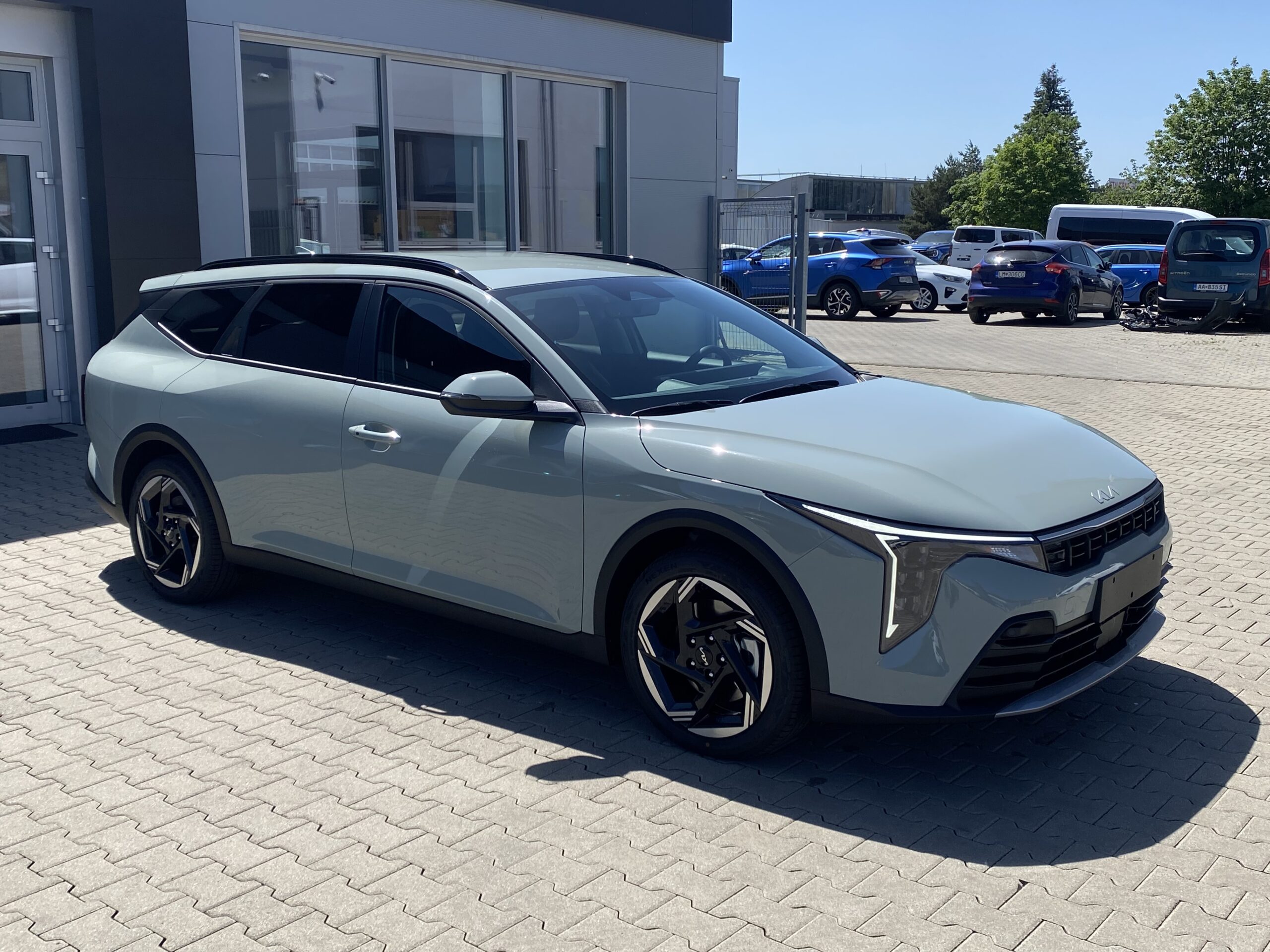 Kia K4 SW - Image 2