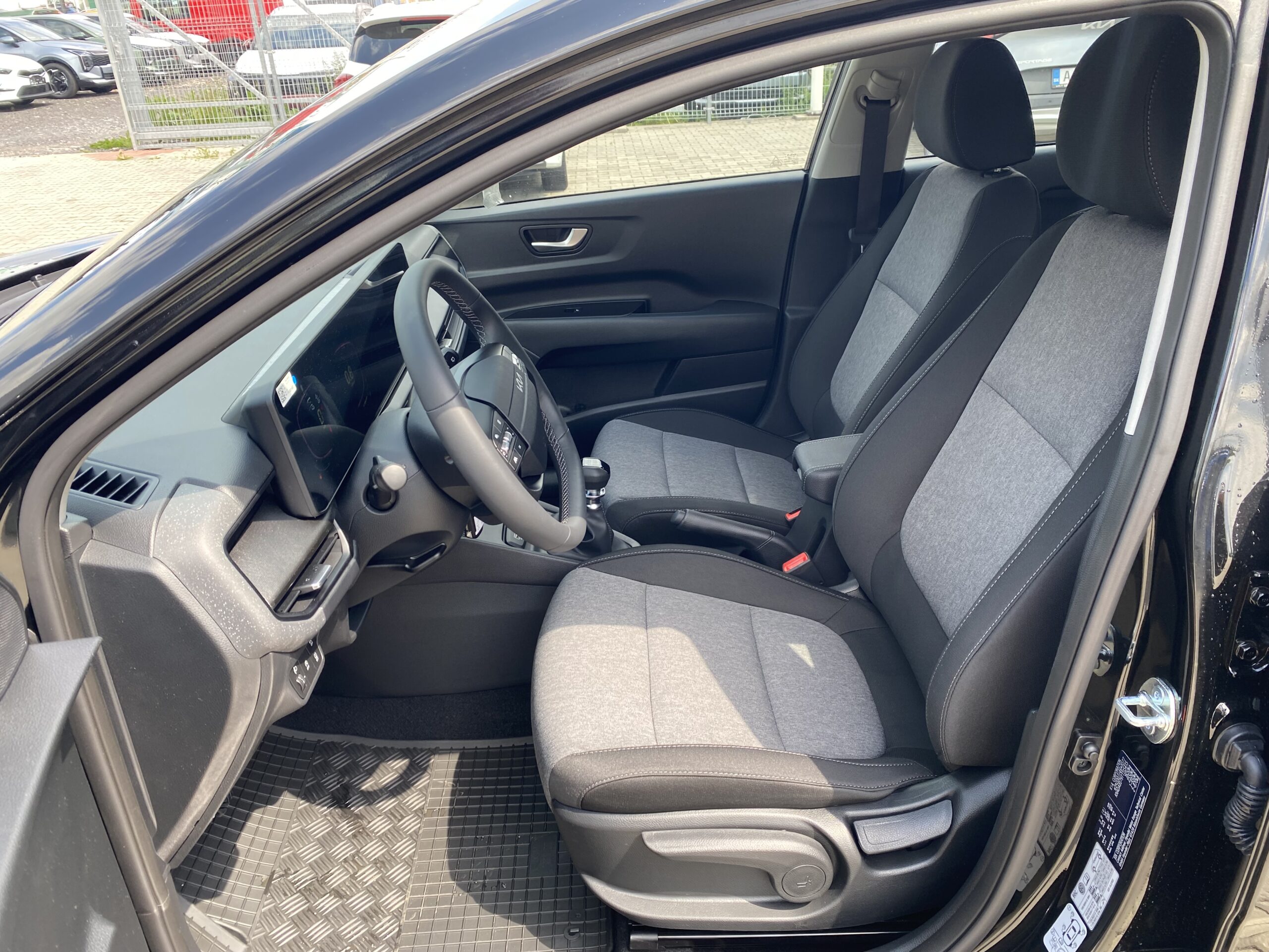 Kia Stonic - Image 7