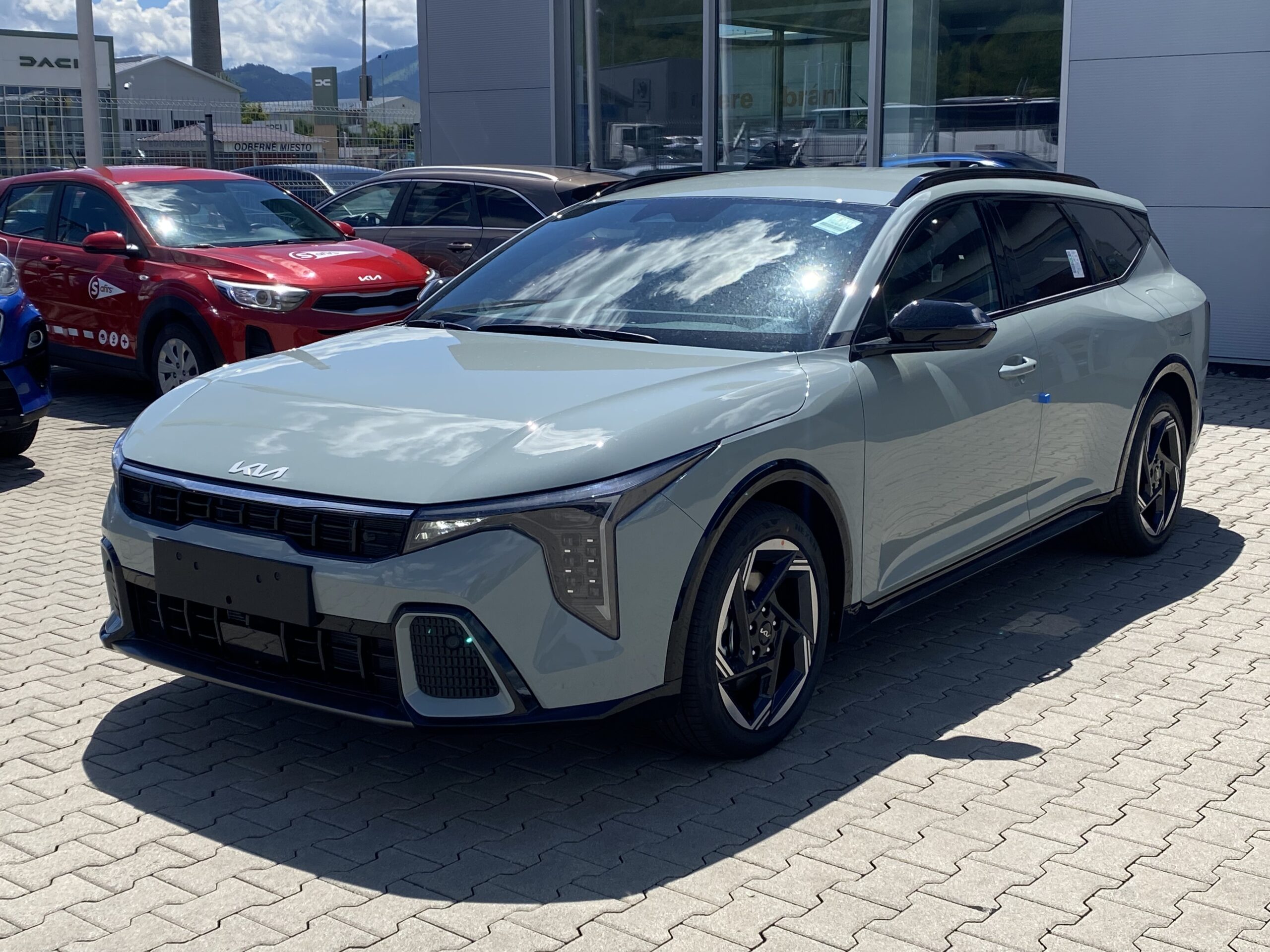 Kia K4 SW - Image 2